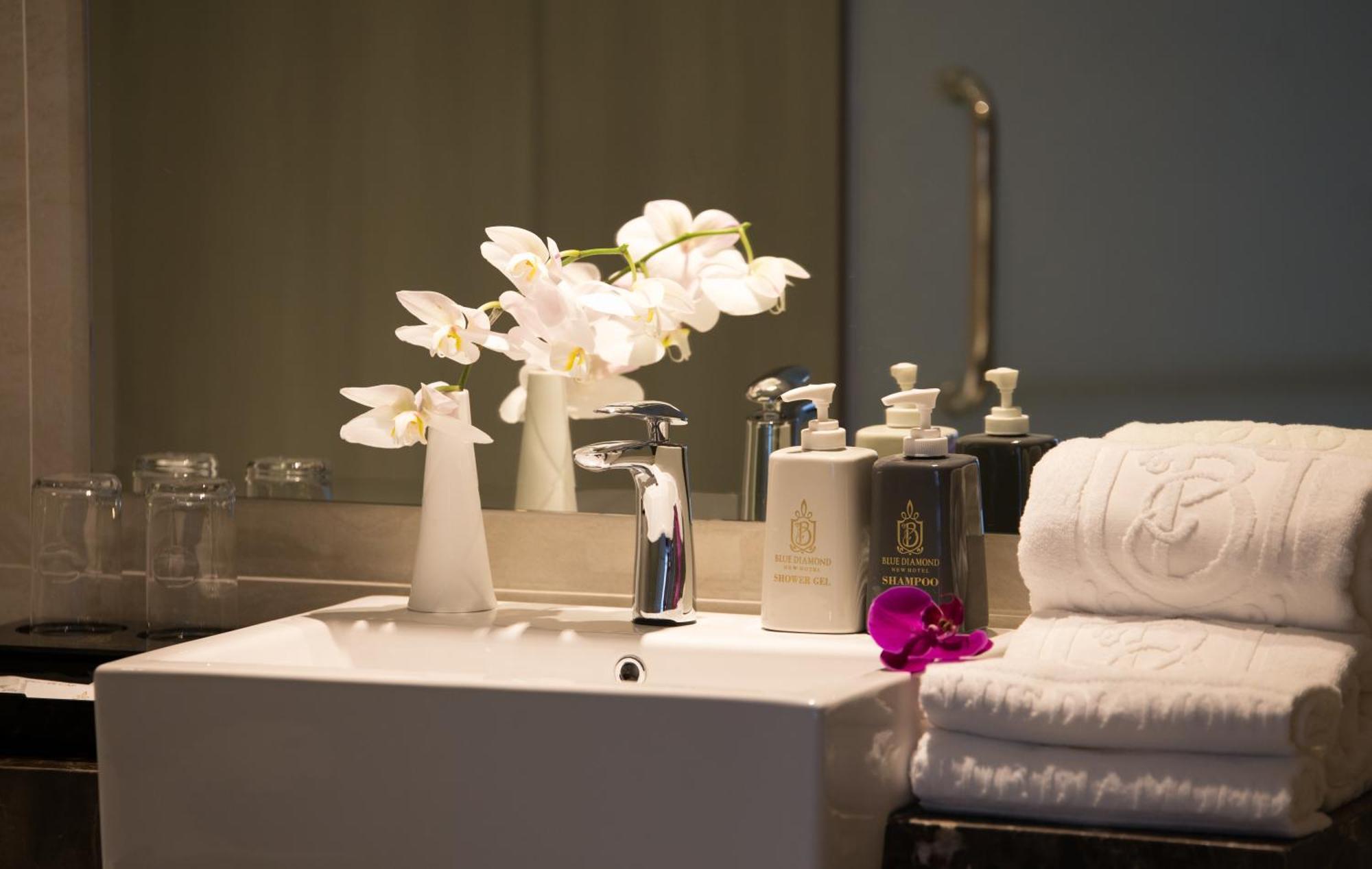 Nicecy Suite Hotel & Spa 胡志明市 外观 照片