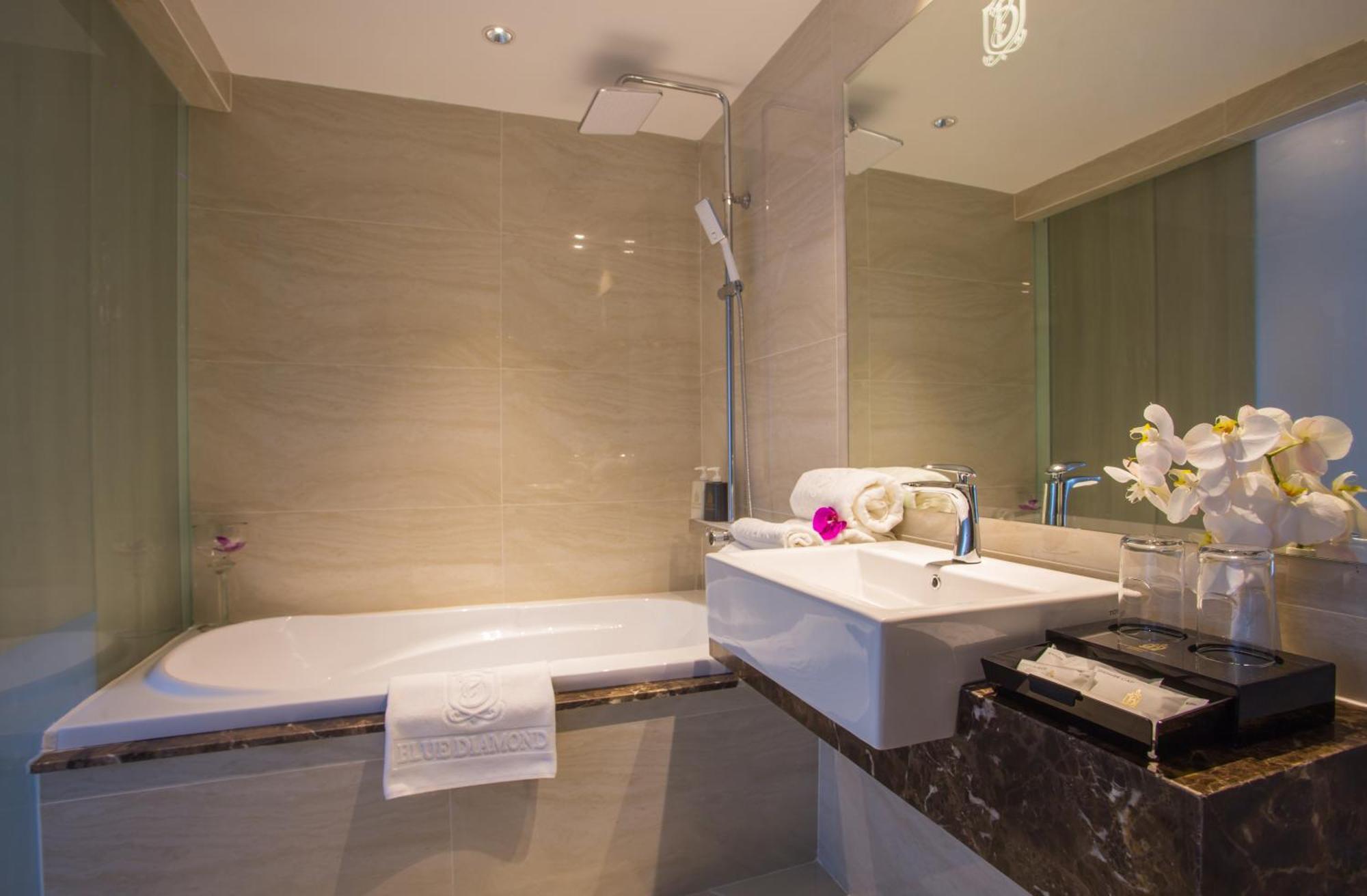 Nicecy Suite Hotel & Spa 胡志明市 外观 照片